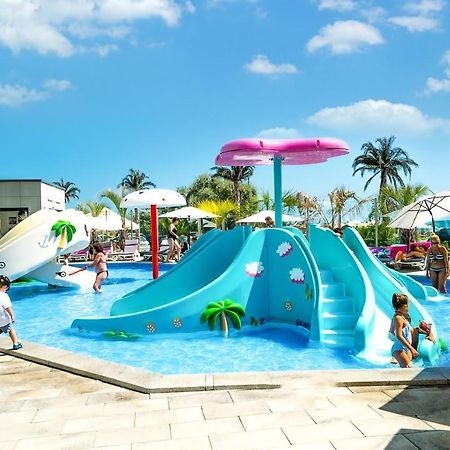 Mur Apartament Alezzi Beach Resort Navodari Exterior photo